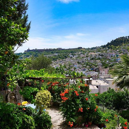Vila Banushi Gjirokastër 外观 照片