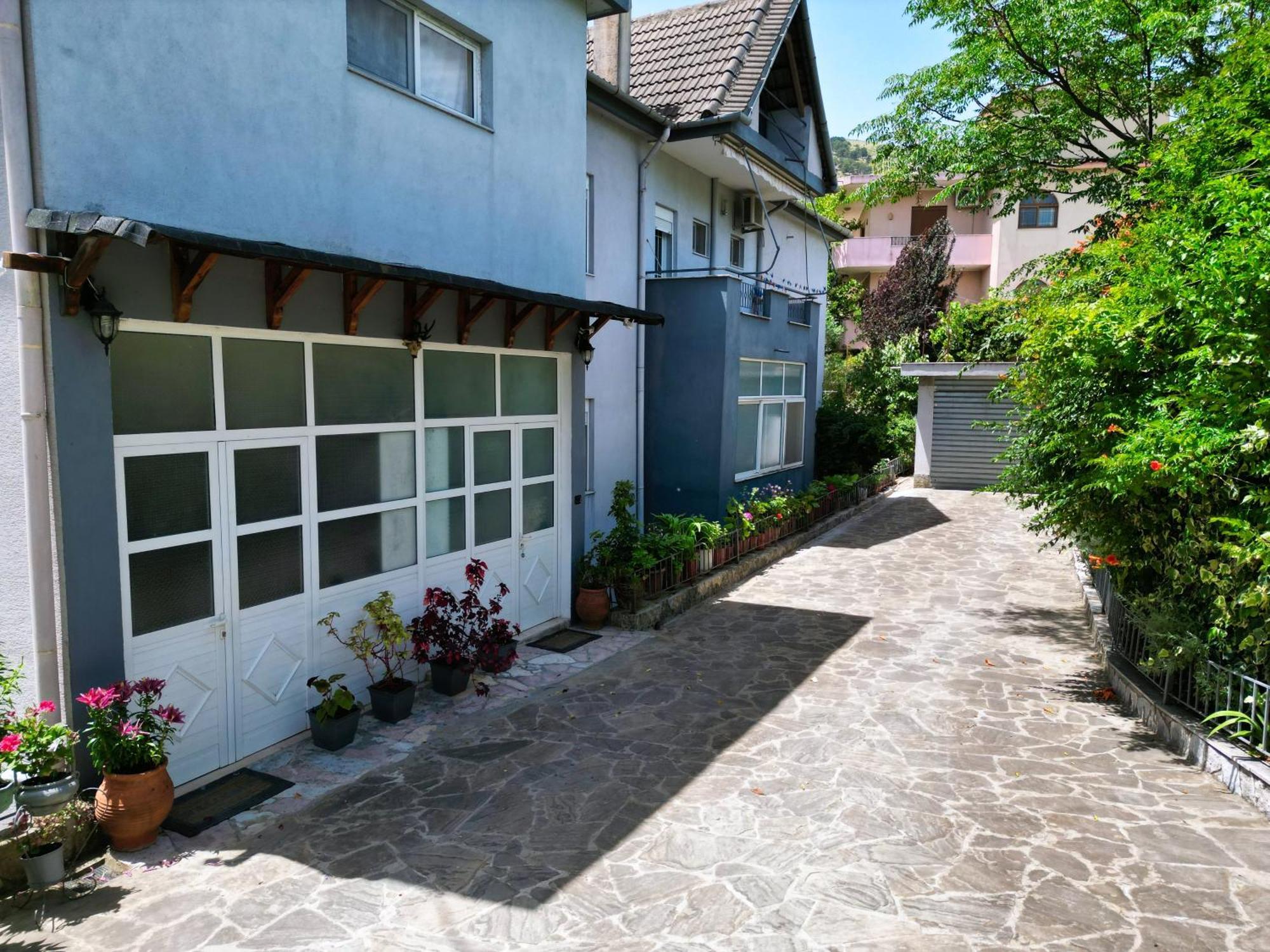 Vila Banushi Gjirokastër 外观 照片