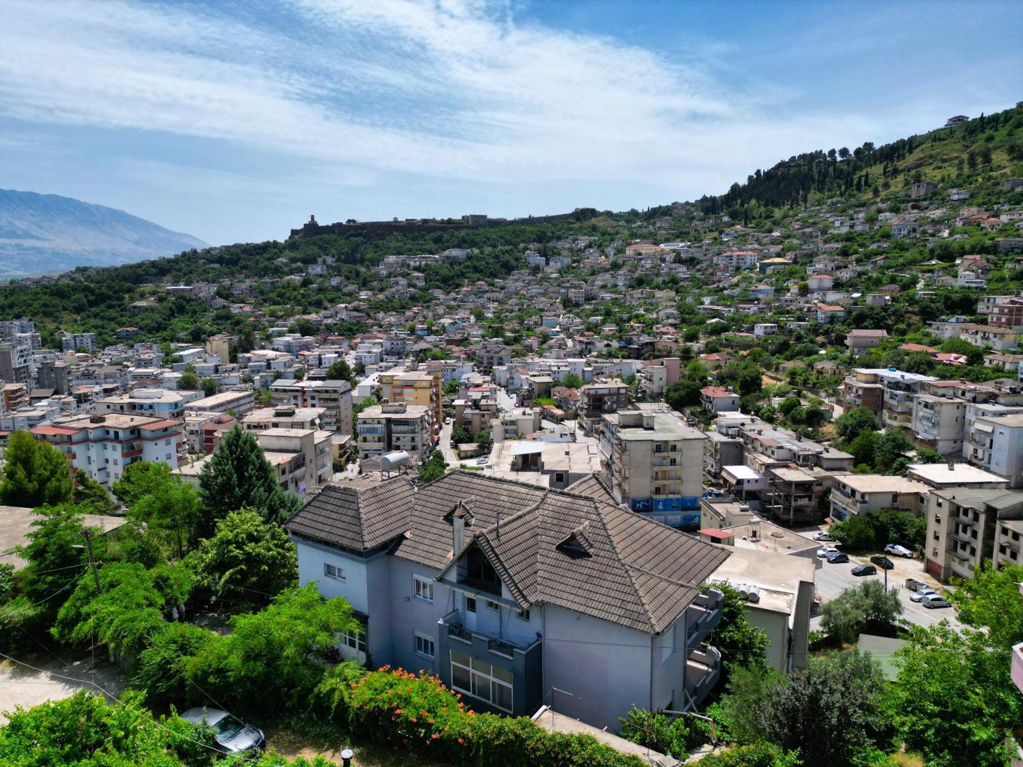 Vila Banushi Gjirokastër 外观 照片