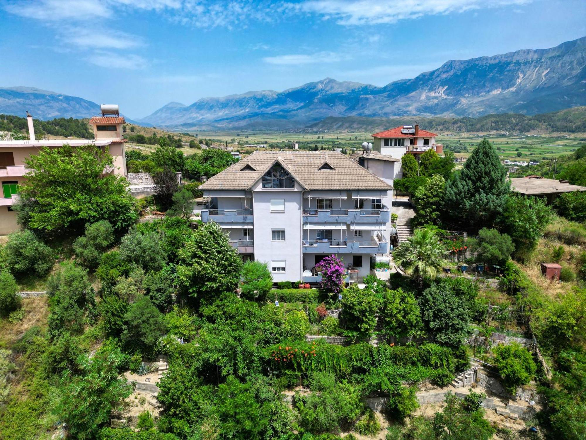 Vila Banushi Gjirokastër 外观 照片