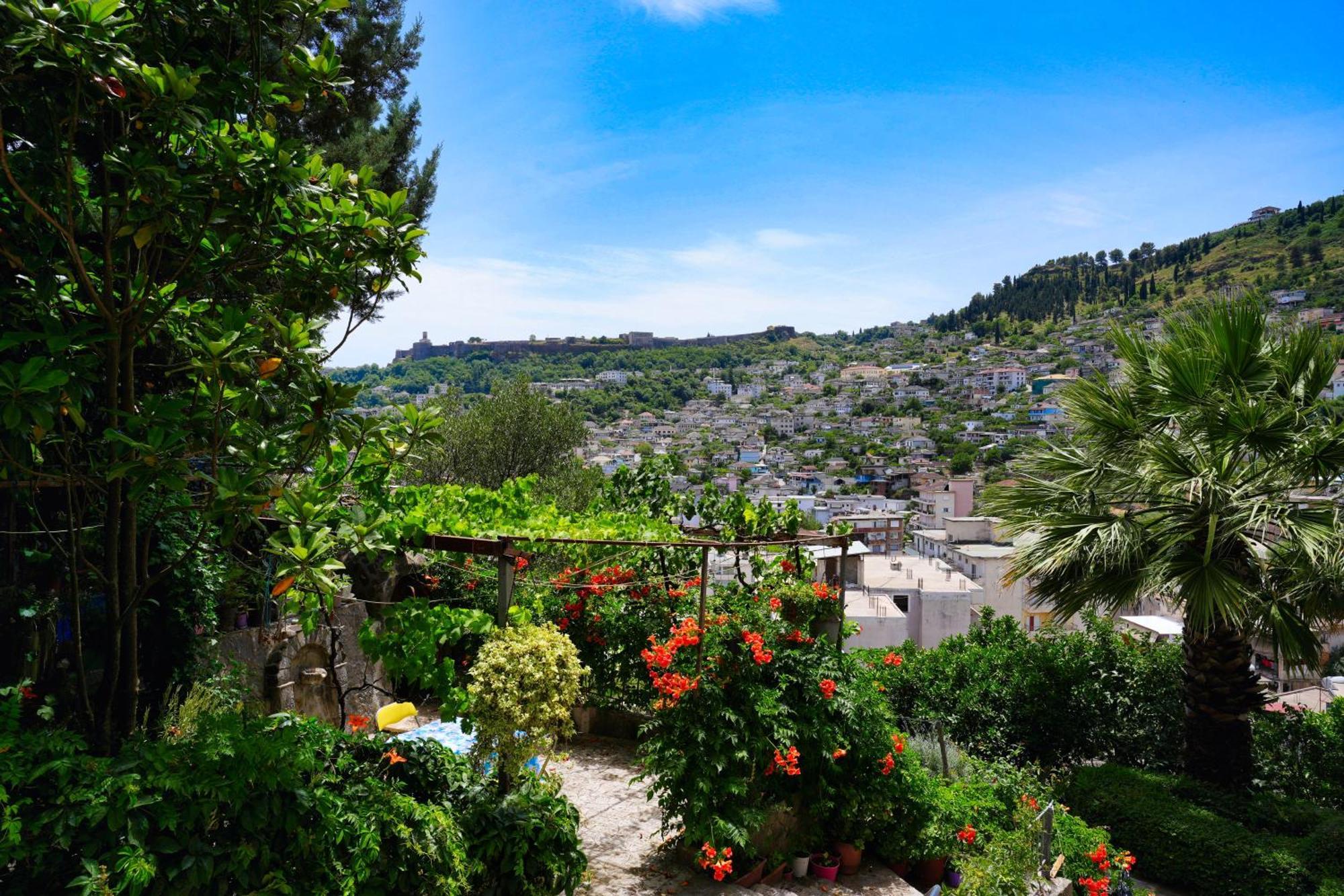 Vila Banushi Gjirokastër 外观 照片